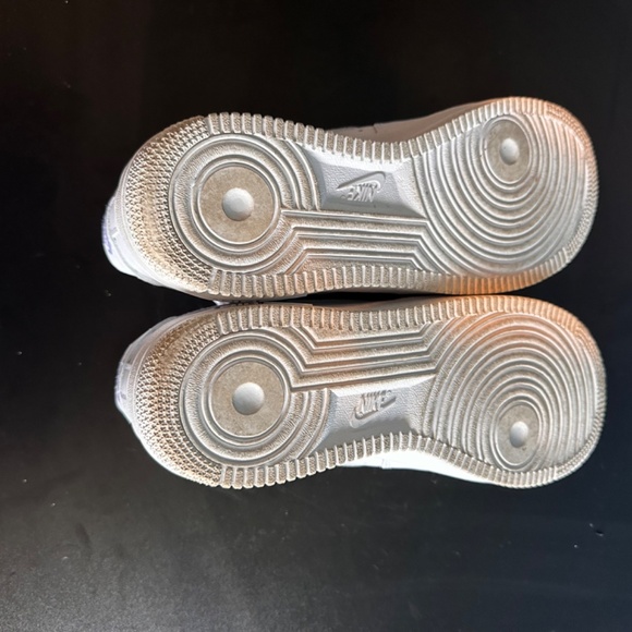 Nike Air Force One Low Cut, White, Size 9.5 - Picture 3 of 5